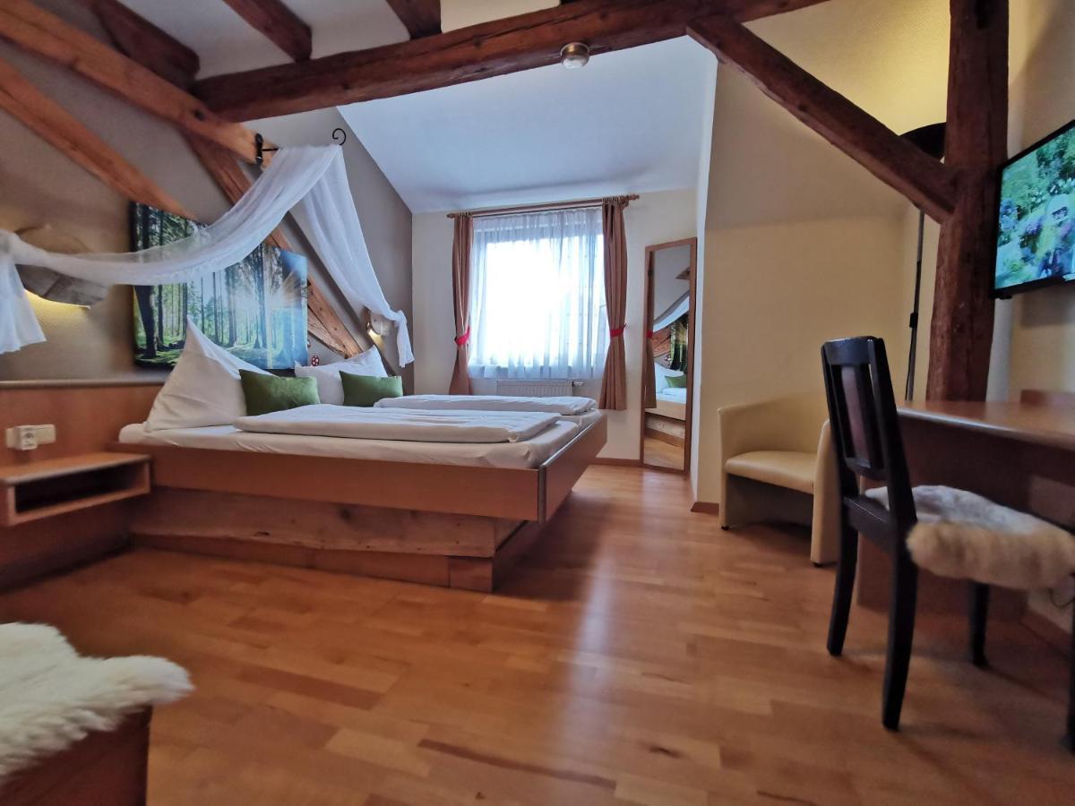 Gasthaus & Hotel Drei Lilien Werbach Ngoại thất bức ảnh
