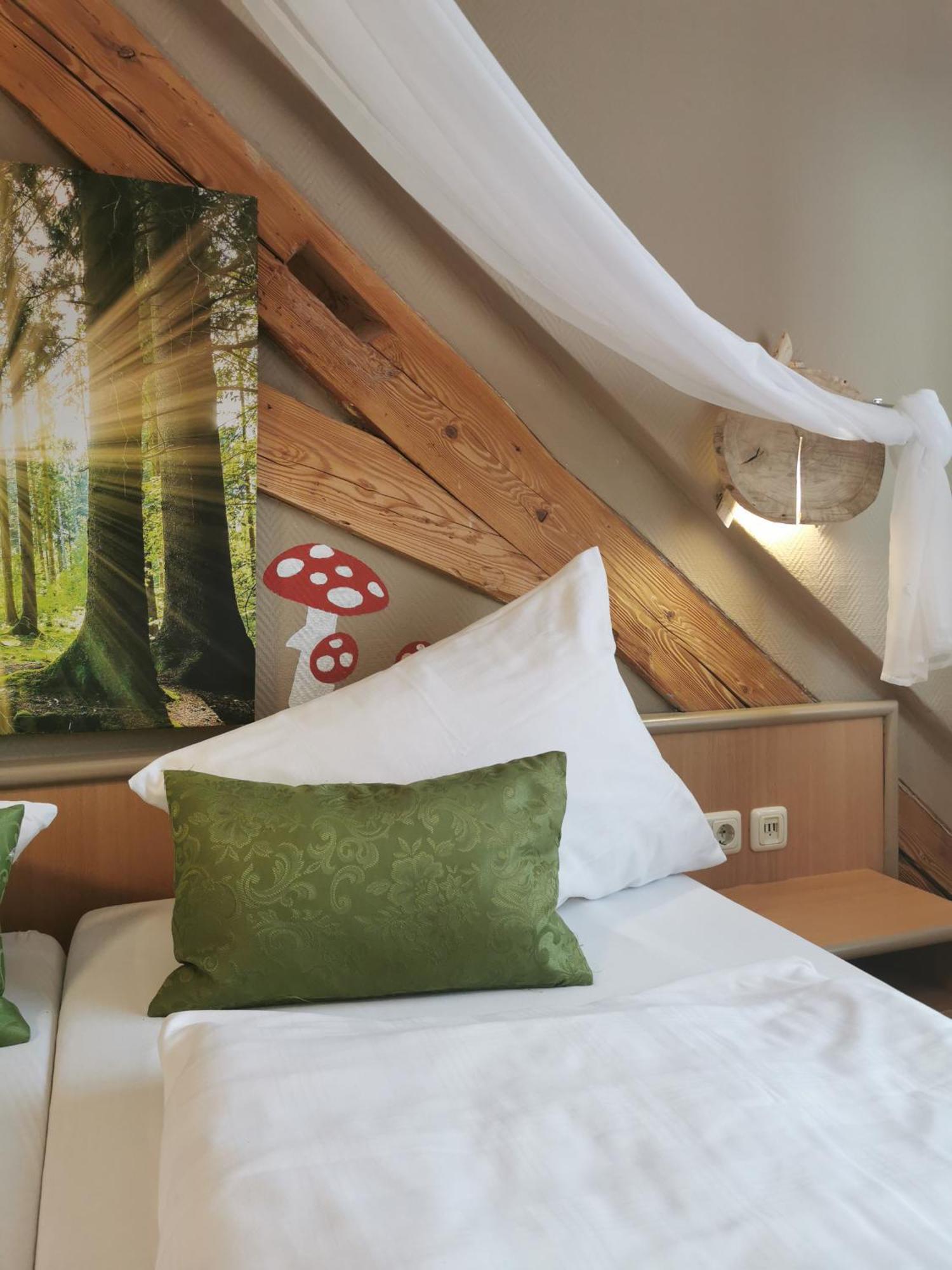 Gasthaus & Hotel Drei Lilien Werbach Ngoại thất bức ảnh